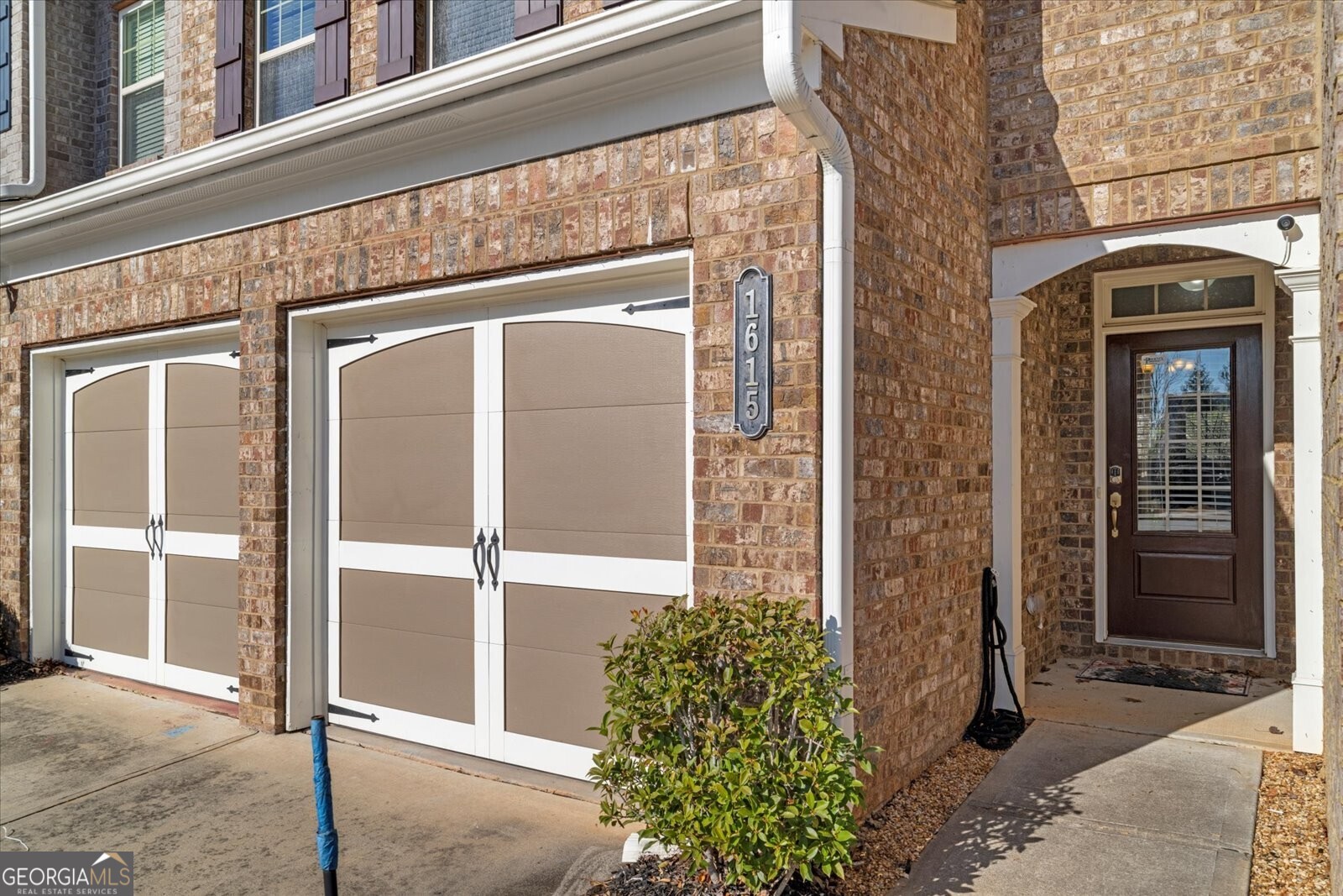 1615 Hampton Oaks DR