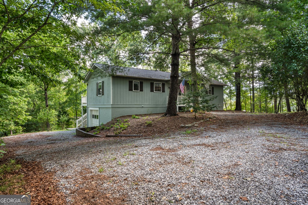 Photo of 169 Windjammer SPUR, Hiawassee, GA 30546 (MLS # 10850659)