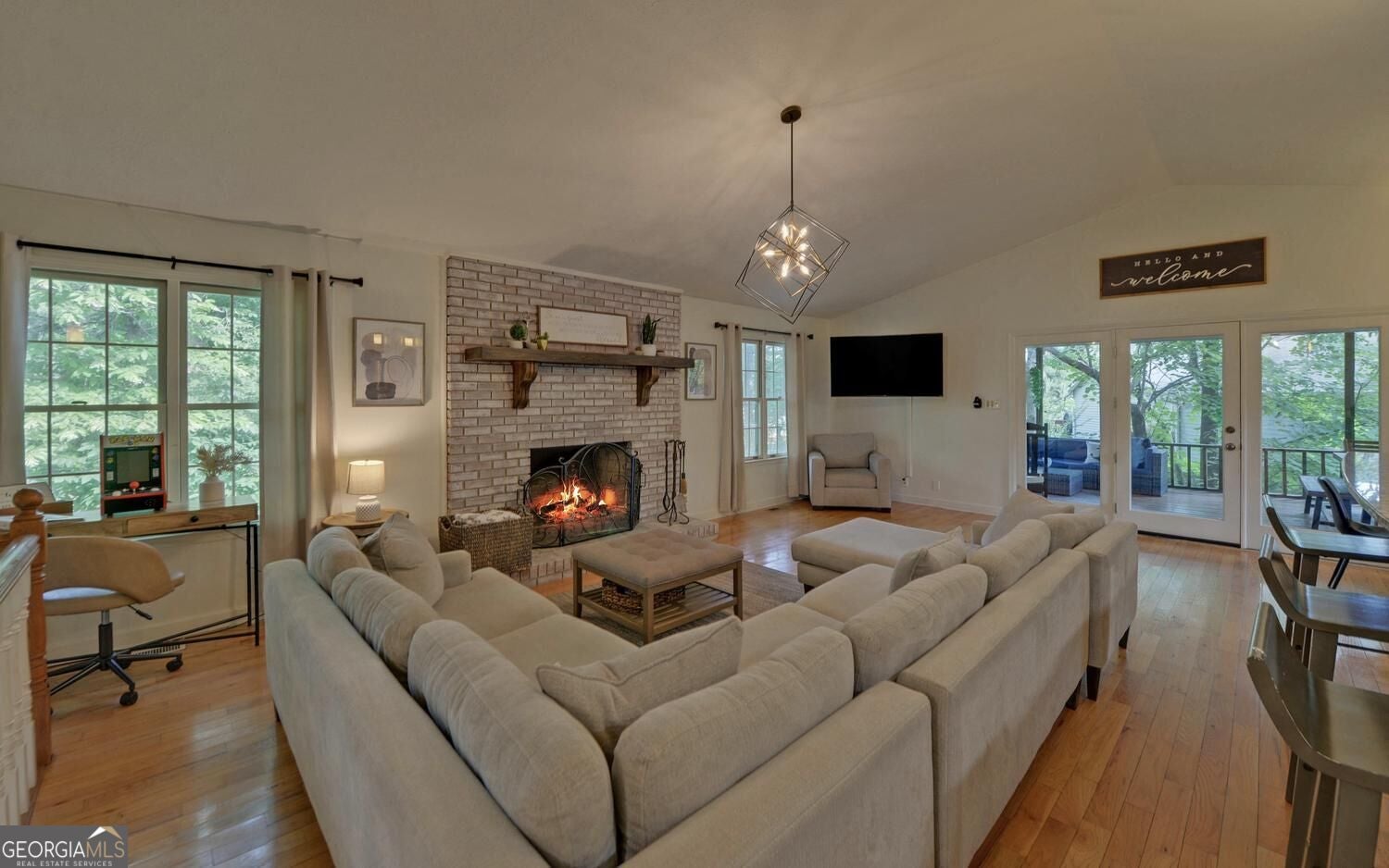 303 River Point RD