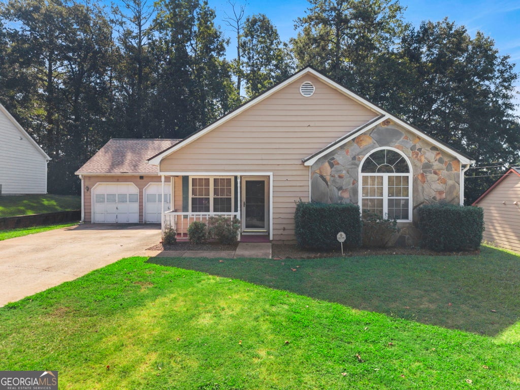 Photo of 8 Oak Street, Newnan, GA 30263 (MLS # 10848877)