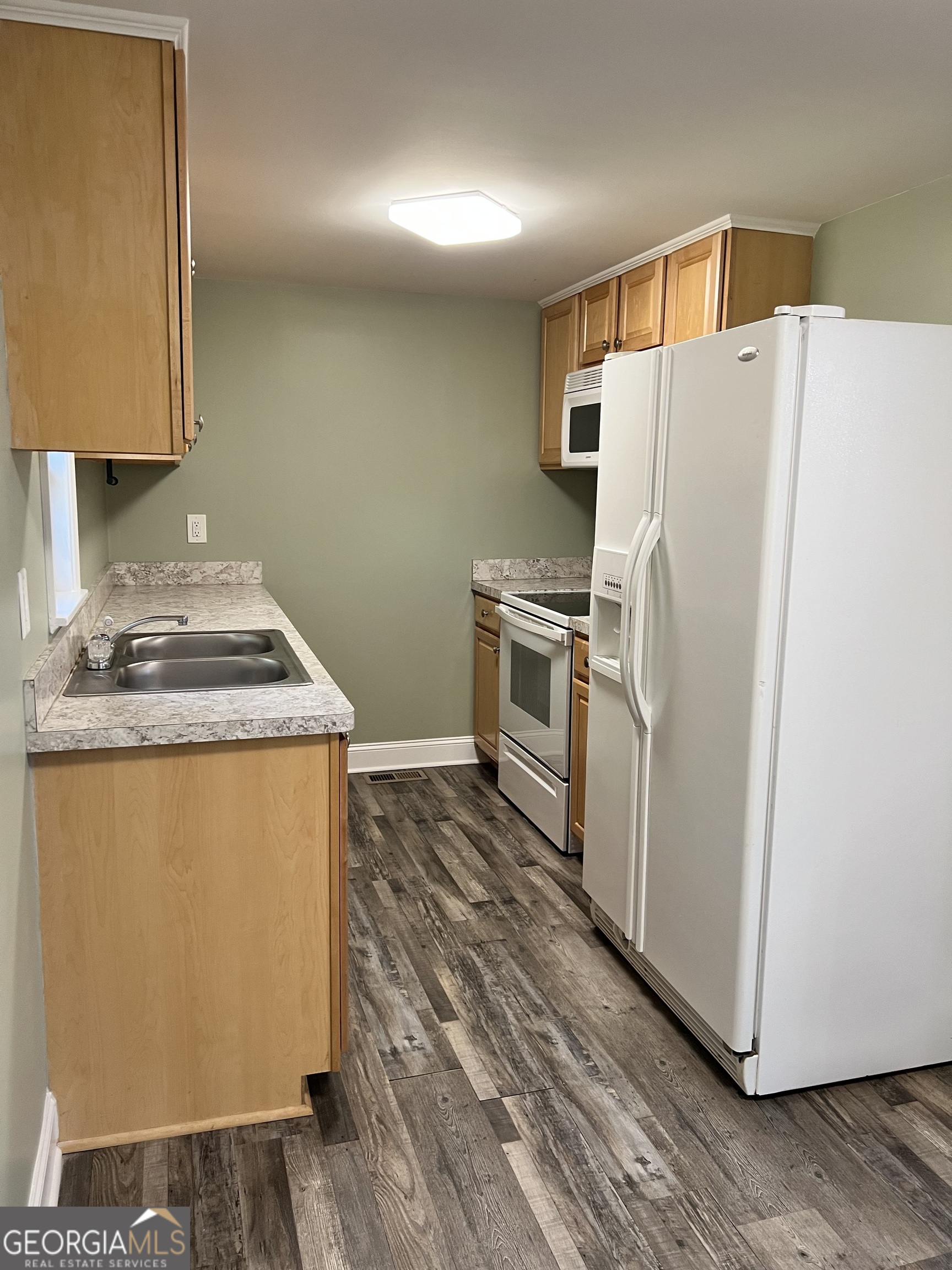 89 Fairlane DR