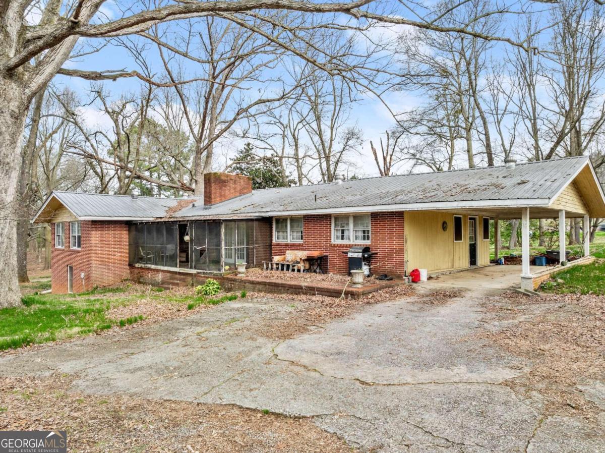 6485 Maysville RD