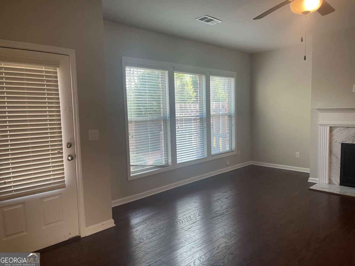 Abbotts Square - Residential Lease