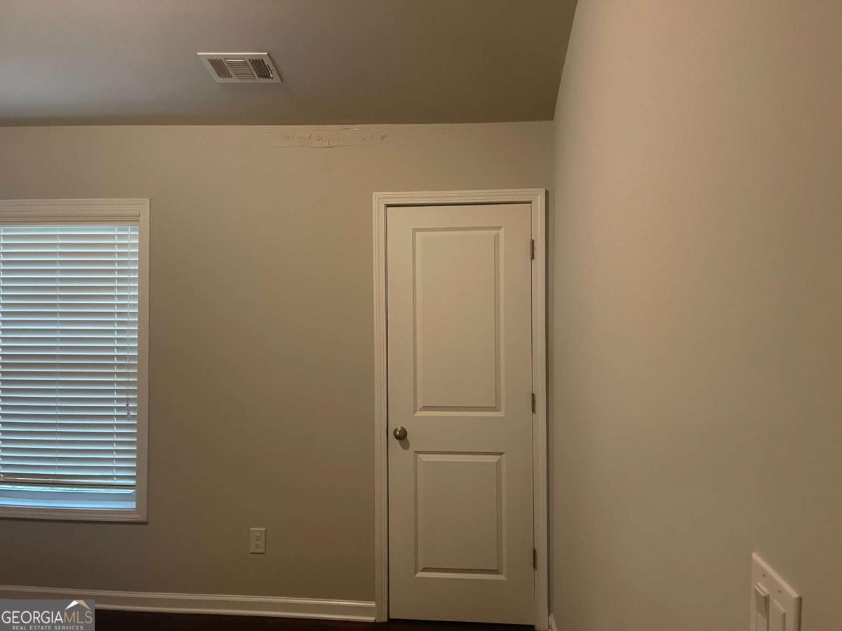 Abbotts Square - Residential Lease