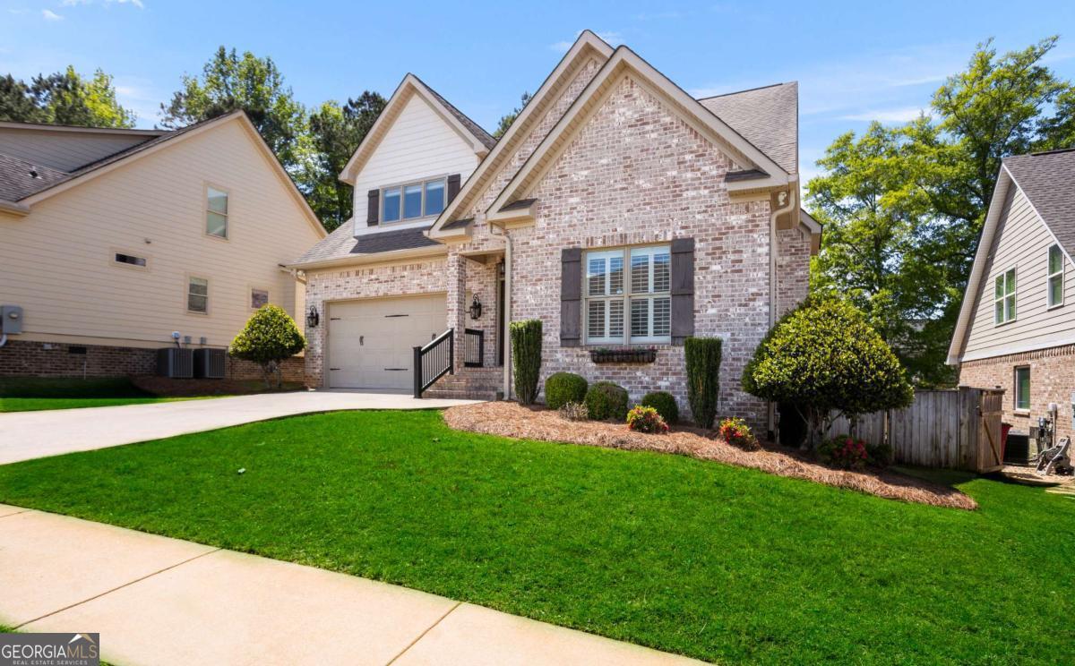 371 Carillon LN