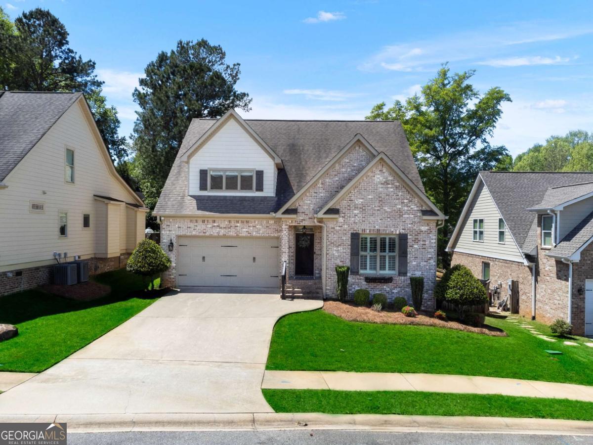 371 Carillon LN