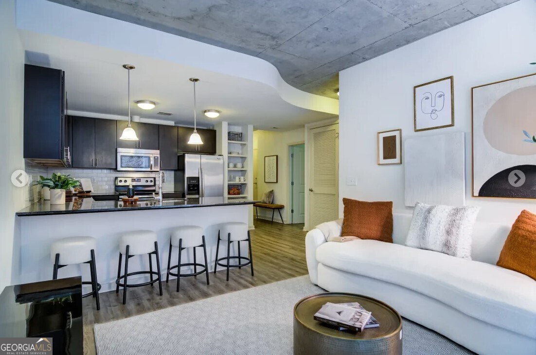 Located in Midtown Atlanta known for Art Museums, Boutiques & Restaurants. Walk Score of 88. Units Feature Floor-to-ceiling Windows. Kohler Fixtures in Kitchen & Bath. Hardwood Flooring in Living Room. Poolside Lounge & Terrace on Rooftop with View of Atlanta Skyline. Outdoor Fire Place. Clubroom with Gaming Parlour/Lounge, Billiard Table & Flat Screen Televisions. 24-hour Concierge.