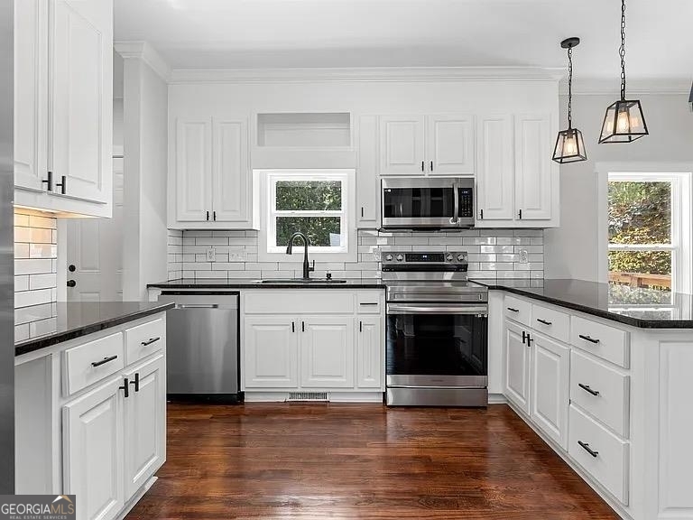 1370 Howard Lewis RD