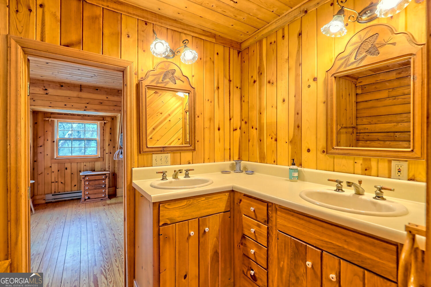 Otto, North Carolina 28763, United States, 3 Bedrooms Bedrooms, ,3 BathroomsBathrooms,Residential,Active,93893