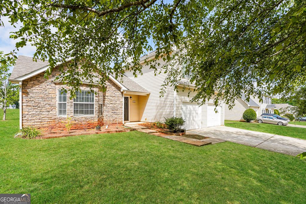 Photo of 513 Easton Drive, Locust Grove, GA 30248 (MLS # 10803584)