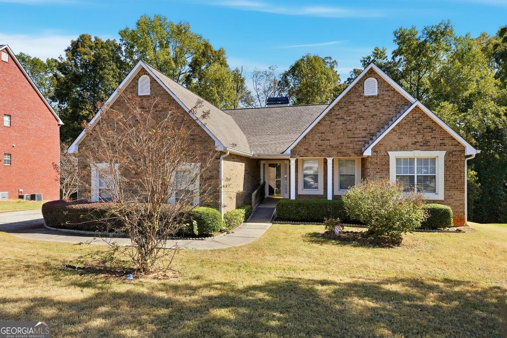 Photo of 213 Sunderland Way, Stockbridge, GA 30281 (MLS # 10632329)