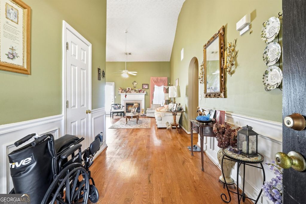 Photo of 213 Sunderland Way, Stockbridge, GA 30281 (MLS # 10632329)