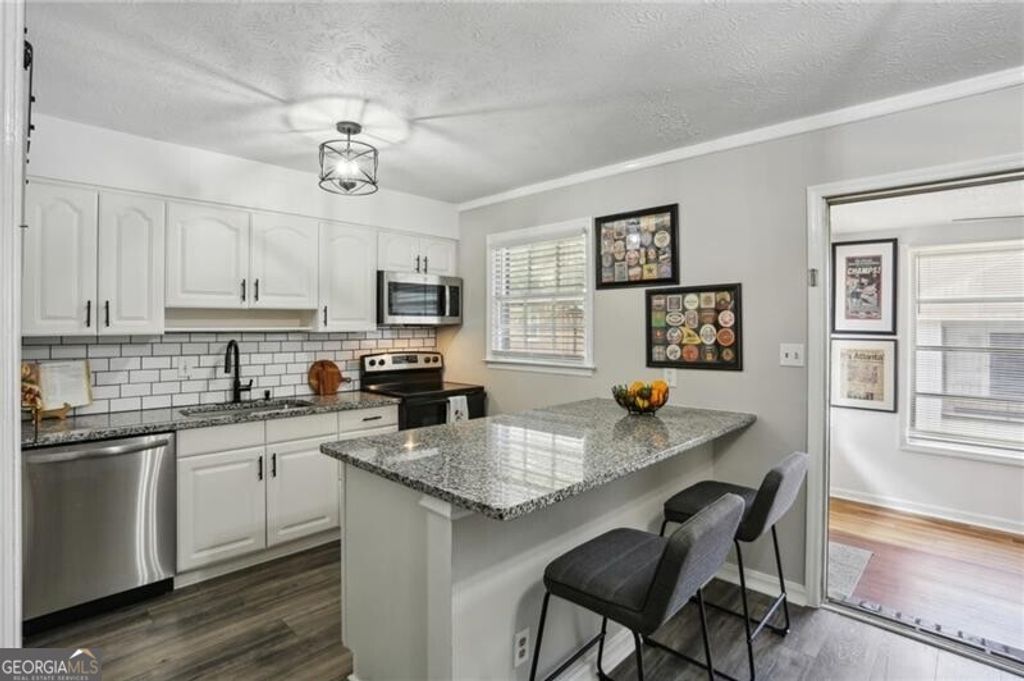 Photo of 6700 Roswell Road #32C, Sandy Springs, GA 30328 (MLS # 10769503)