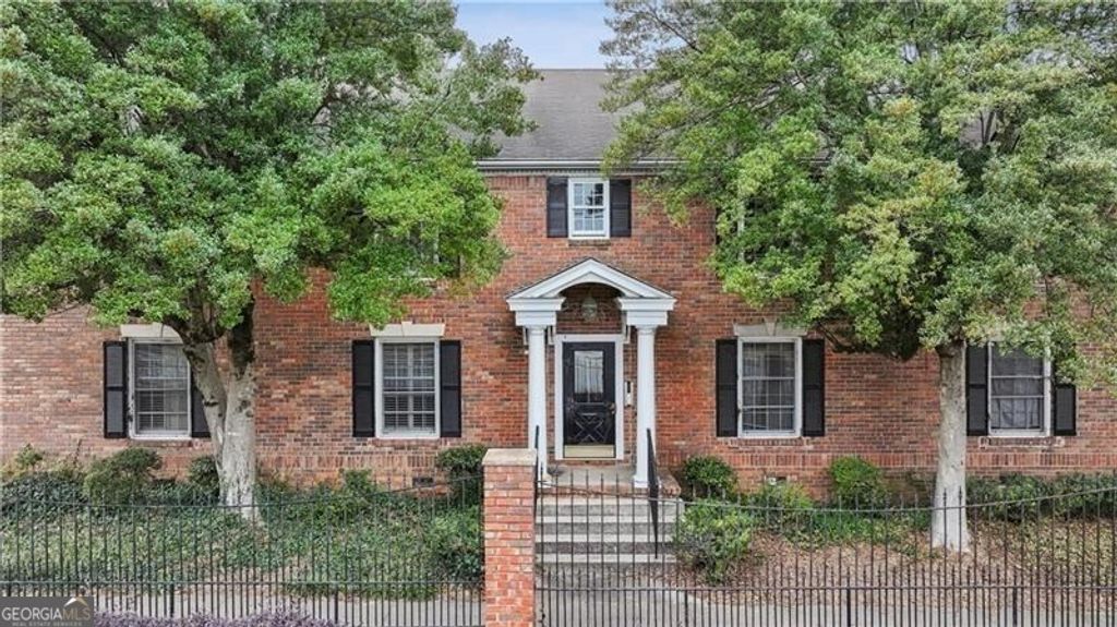Photo of 6700 Roswell Road #32C, Sandy Springs, GA 30328 (MLS # 10769503)