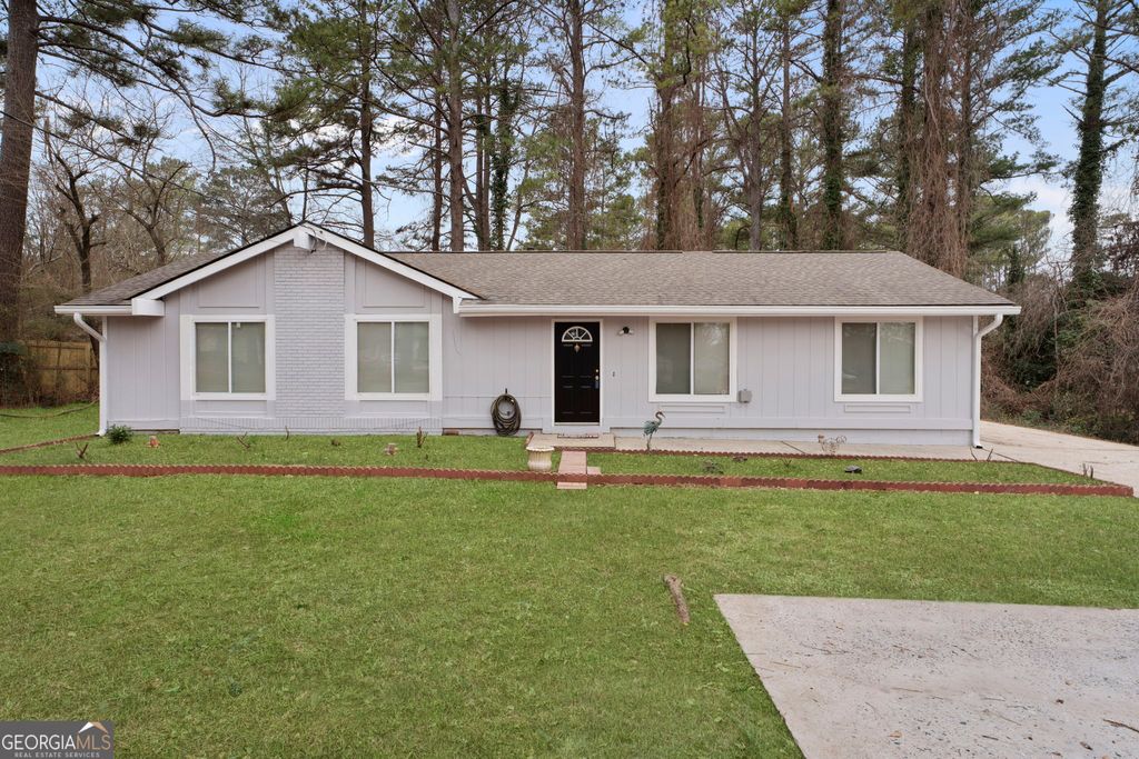 Photo of 9021 Hurst Court, Jonesboro, GA 30238 (MLS # 10692778)