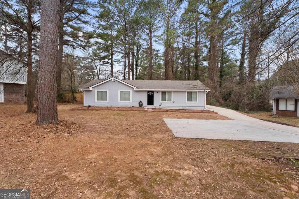 Photo of 9021 Hurst Court, Jonesboro, GA 30238 (MLS # 10692778)