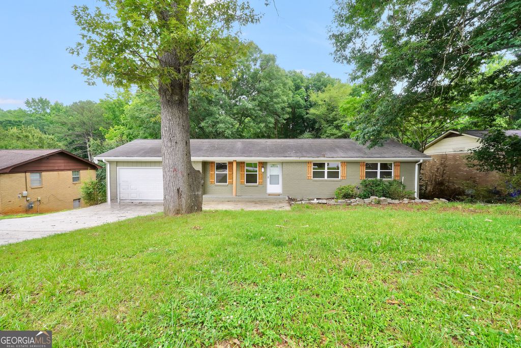 Photo of 1558 Tanglewood Way NW, Conyers, GA 30012 (MLS # 10796436)