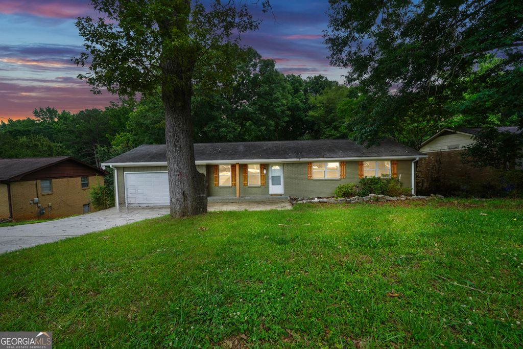 Photo of 1558 Tanglewood Way NW, Conyers, GA 30012 (MLS # 10796436)