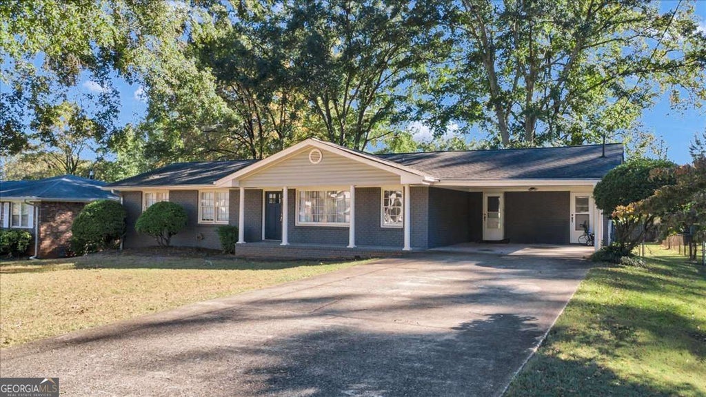 Photo of 526 Pineview Drive SE, Smyrna, GA 30082 (MLS # 10876662)