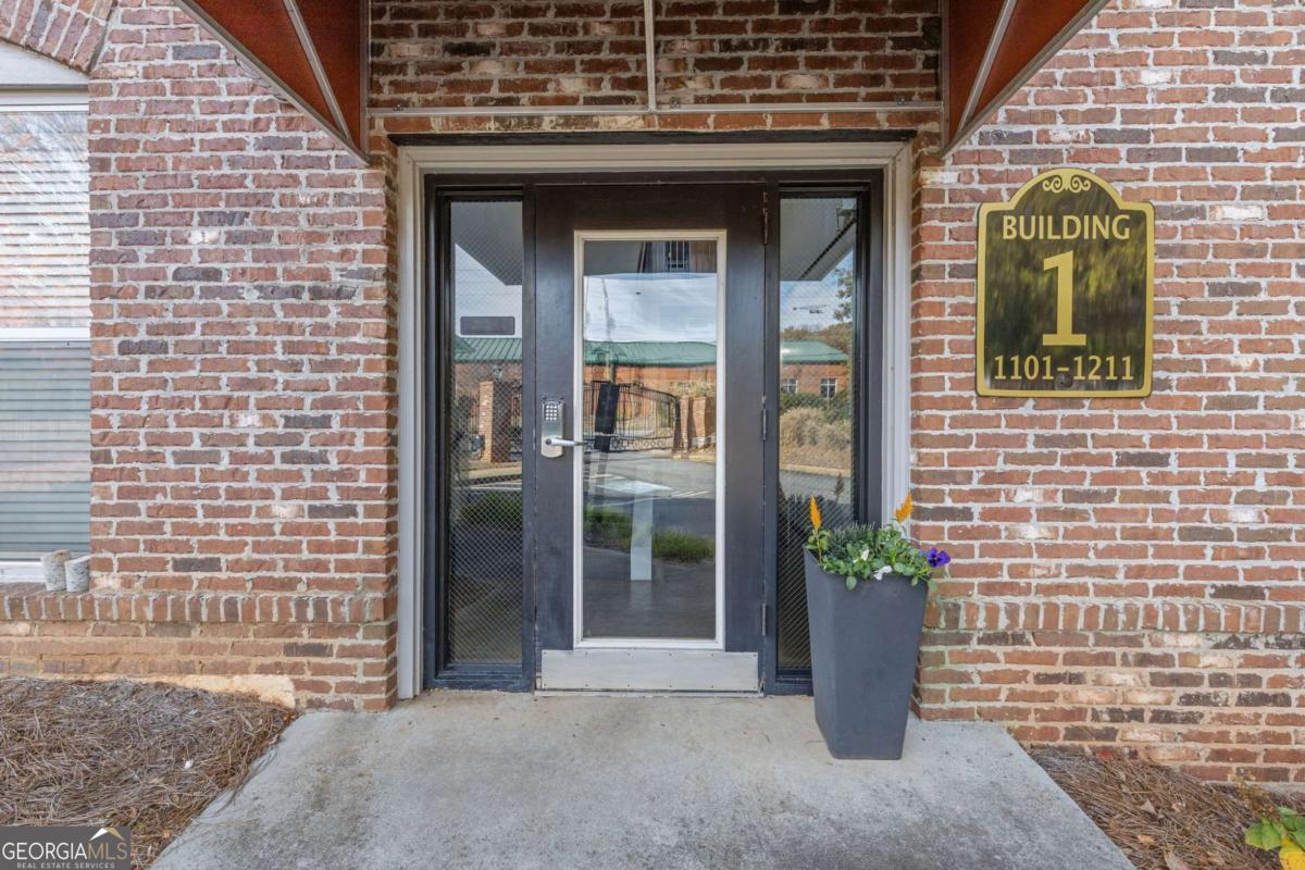 Sessions Street Lofts - Residential Lease