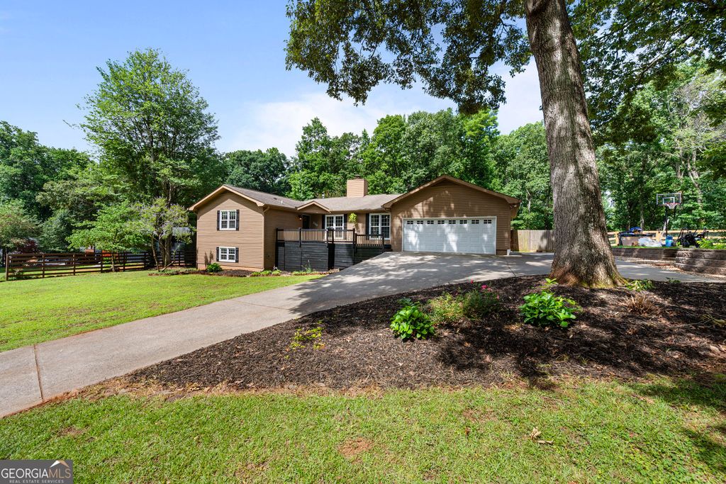 Photo of 330 Chaffin Ridge Court, Roswell, GA 30075 (MLS # 10793568)