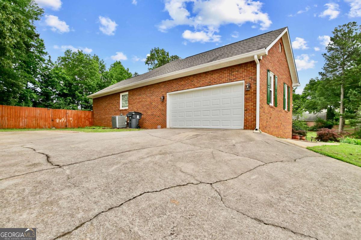 124 Crown WALK