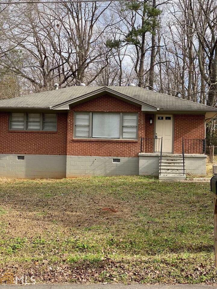 Ready now! This home is vacant. Features classic white appliances and washer/dryer included. Quiet neighborhood, close to the highway. Call today!