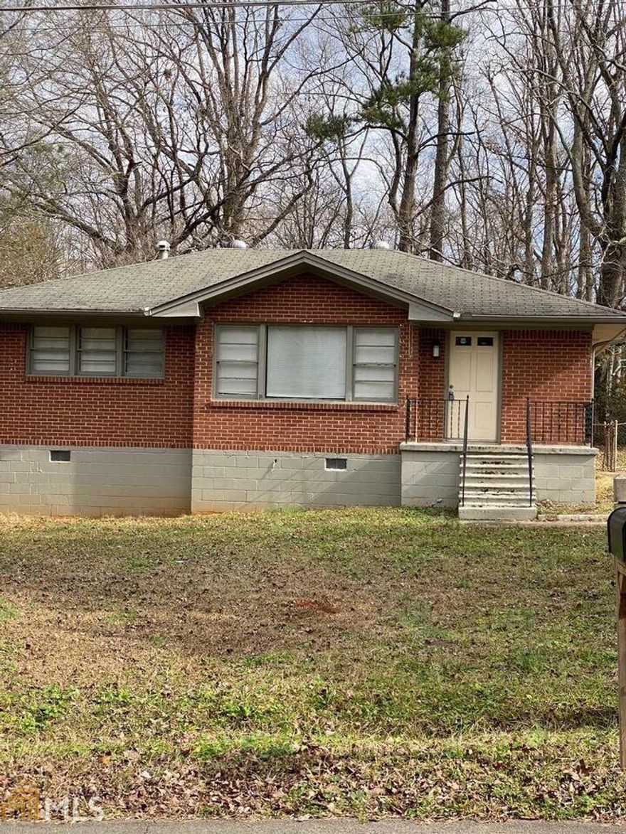 Ready now! This home is vacant. Features classic white appliances and washer/dryer included. Quiet neighborhood, close to the highway. Call today!