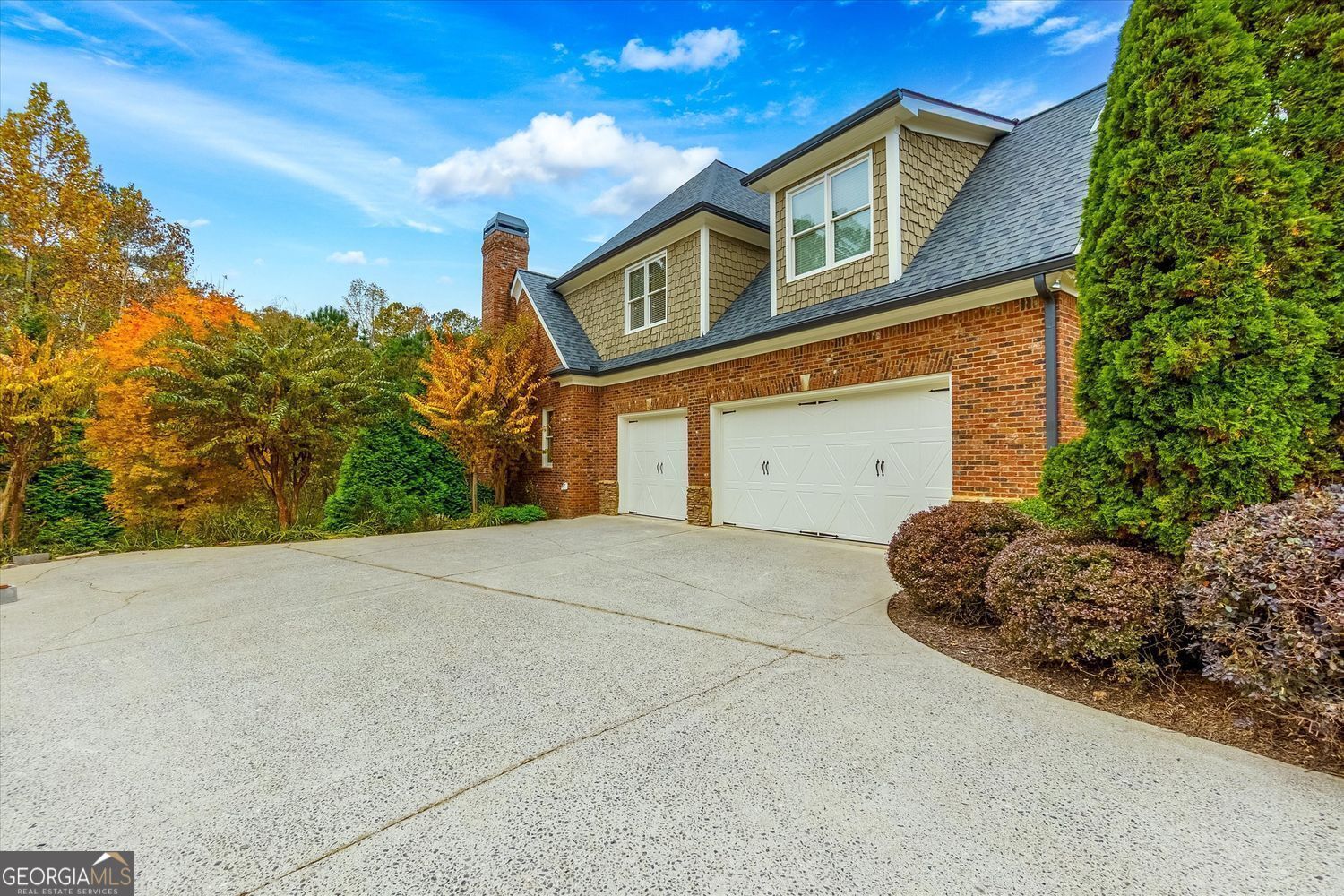 LENORE PLACE - Residential