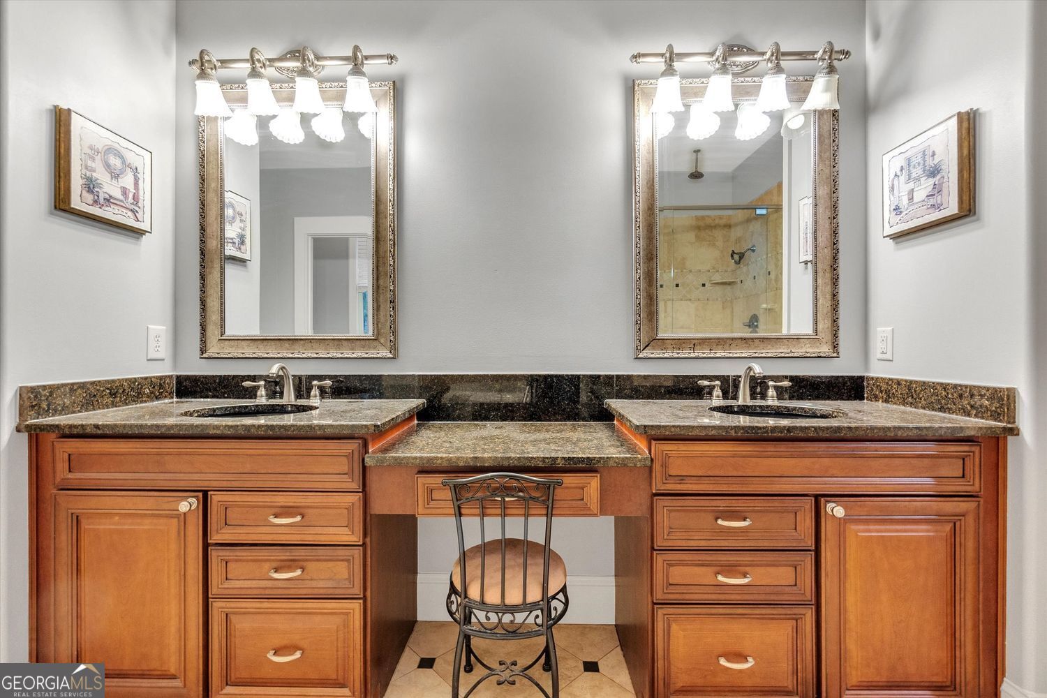 LENORE PLACE - Residential