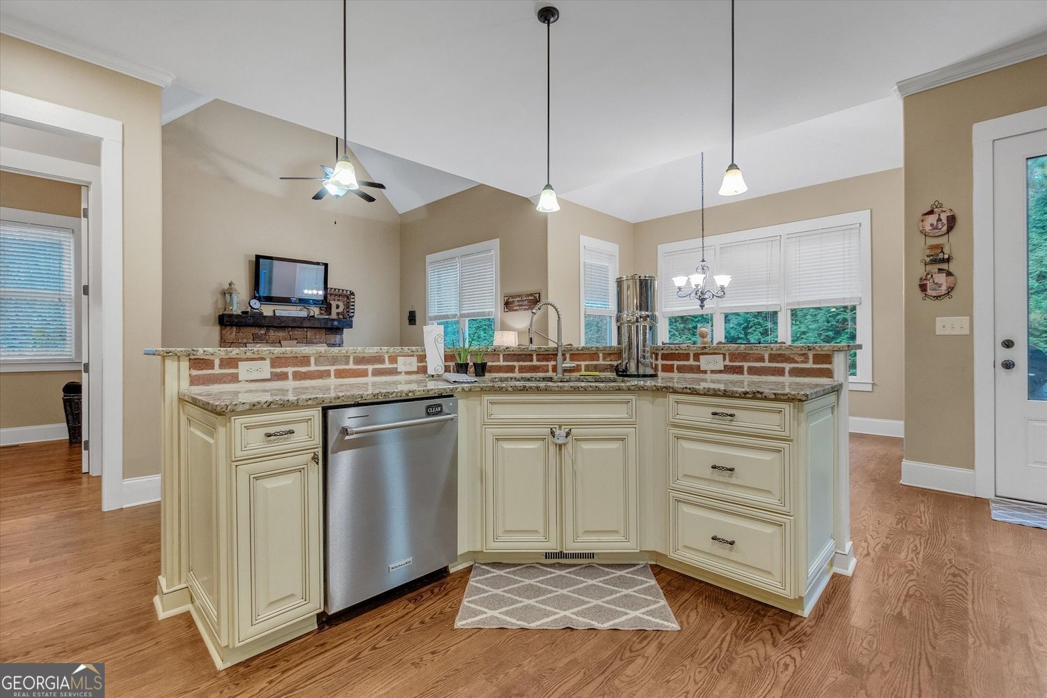 LENORE PLACE - Residential