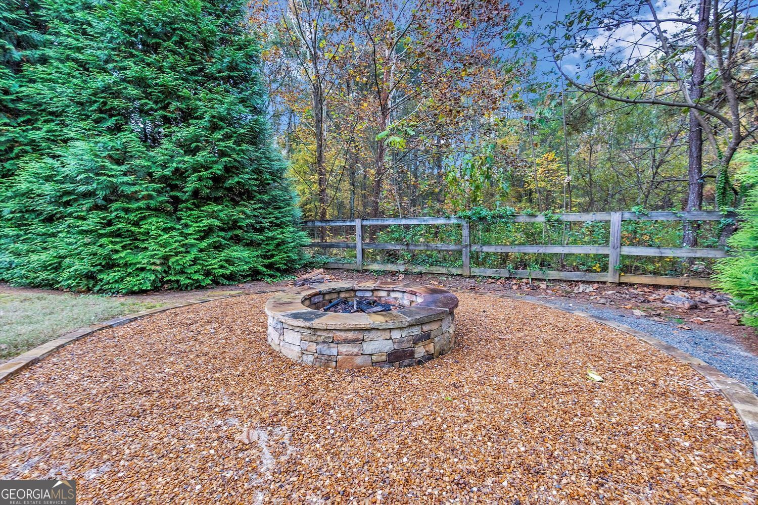 LENORE PLACE - Residential