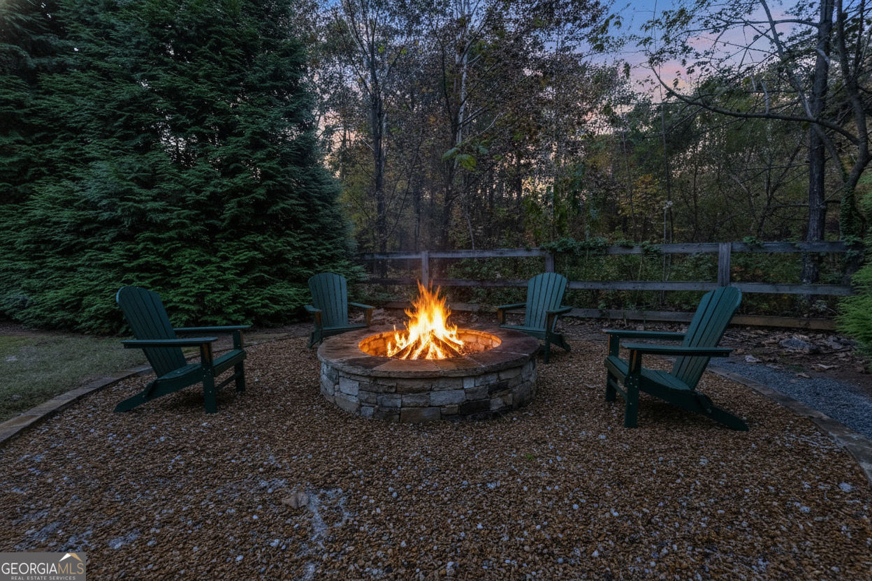 LENORE PLACE - Residential