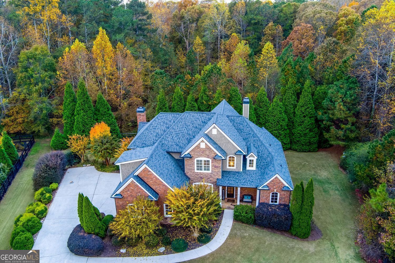 LENORE PLACE - Residential