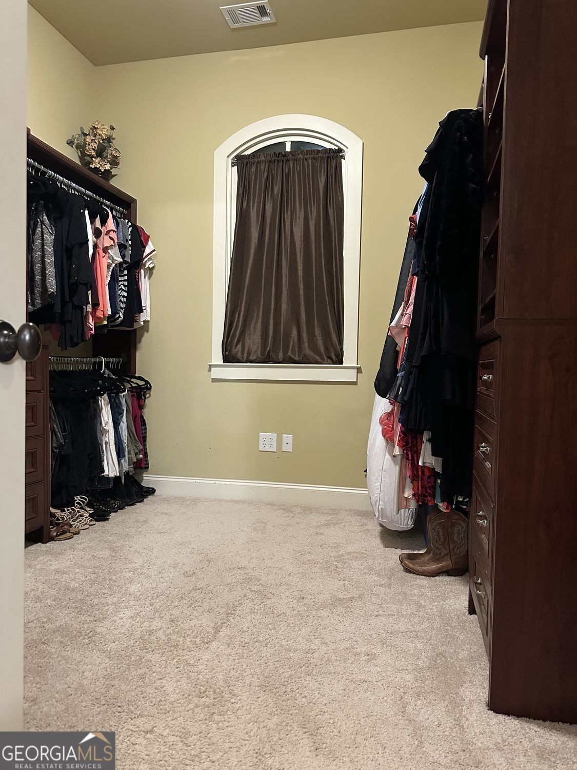 LENORE PLACE - Residential