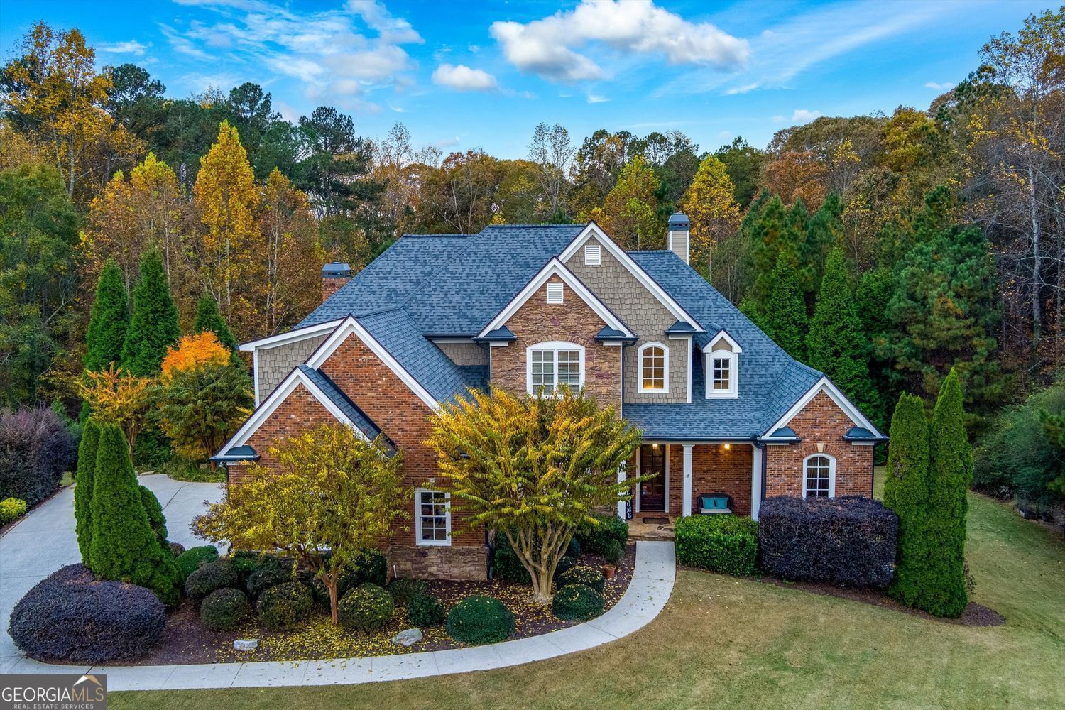 LENORE PLACE - Residential