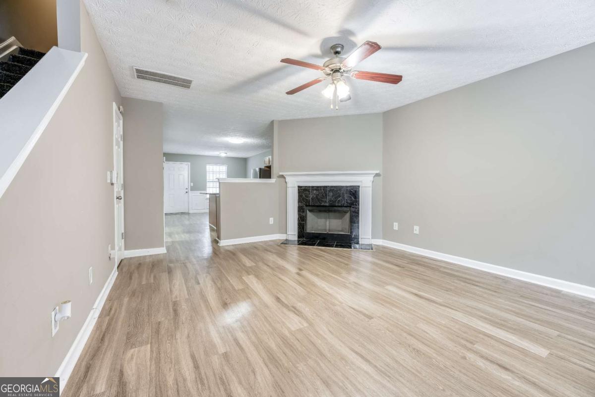 Vinings Crest - Residential Lease