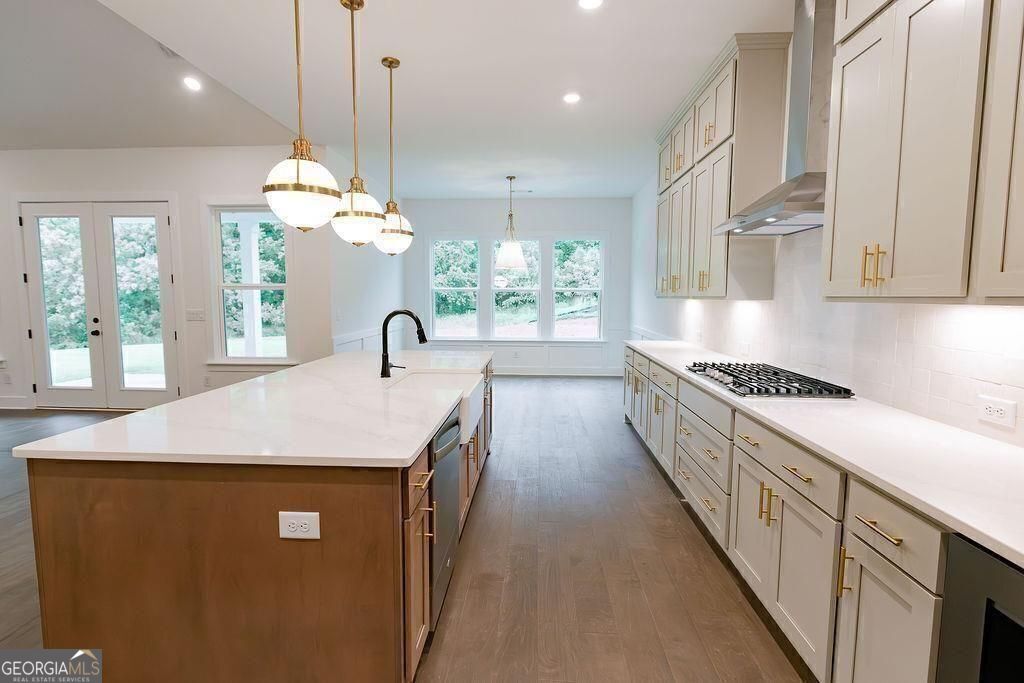 Gainesville, Georgia 30506, United States, 4 Bedrooms Bedrooms, ,4 BathroomsBathrooms,Residential,Active,222148