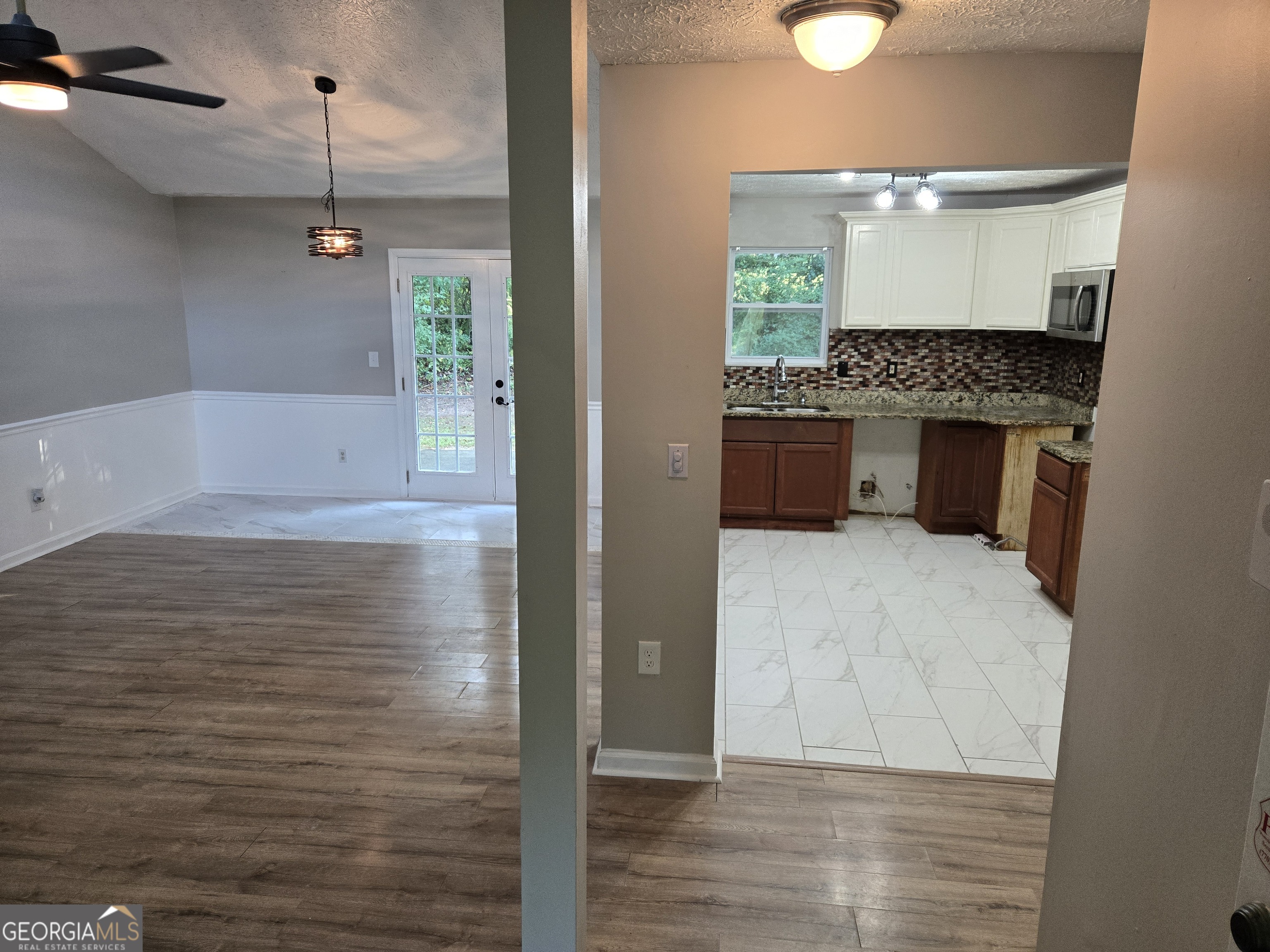 1101 Walnut Creek LN