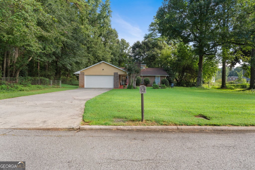 Photo of 2174 Martin Way, Jonesboro, GA 30236 (MLS # 10826021)