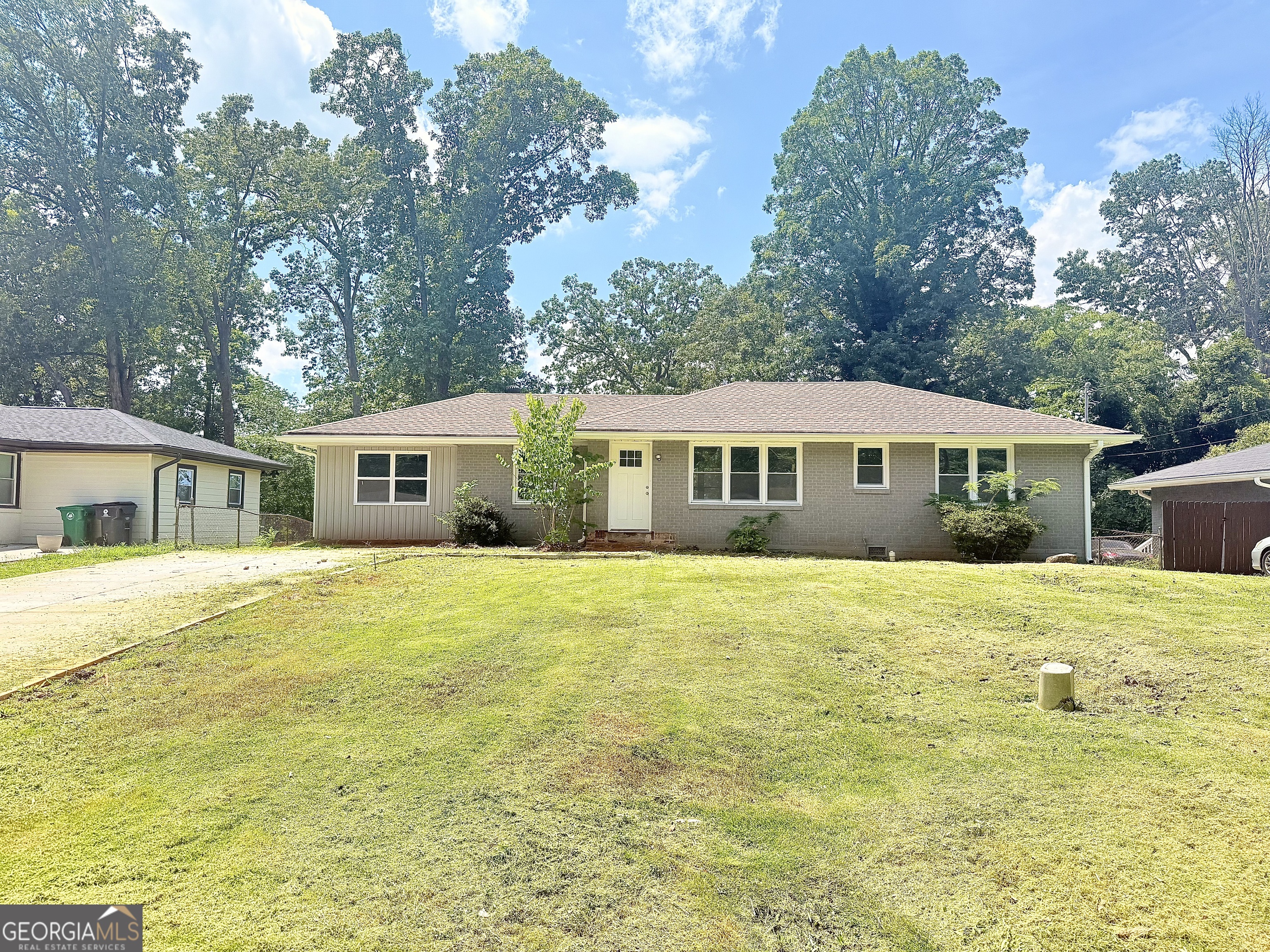 Investor Special - Prime Fix & Flip Opportunity! SOLD AS-IS NO FHA or VA Quick Closing Preferred This property is a flipper's dream with major updates already complete! Just bring your finishing touches and maximize your return. Updated Kitchen and bathrooms Open Floorplan Hardwood flooring and Fresh paint Located in a growing area with $350k ARV potential. Perfect for investors looking to finish a project quickly and turn a solid profit! Office Number (757-431-1001) Direct (757-300-2474) Email-Christy.sero@prioritytitle.com