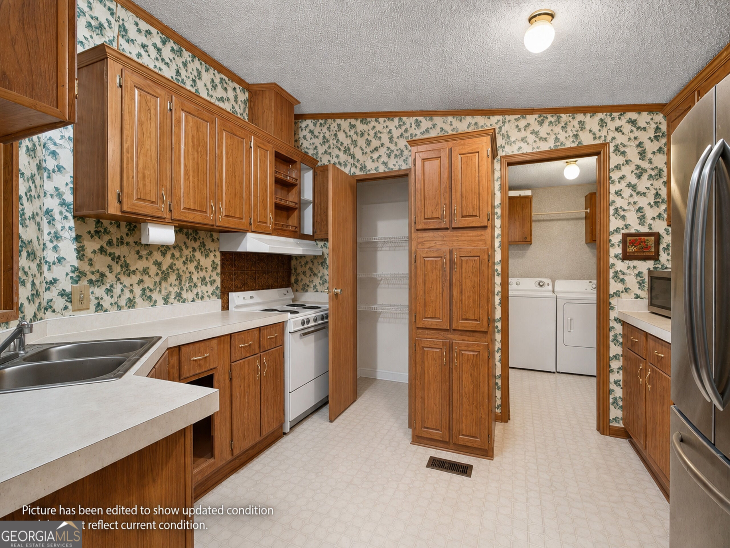 156 Mulberry CIR