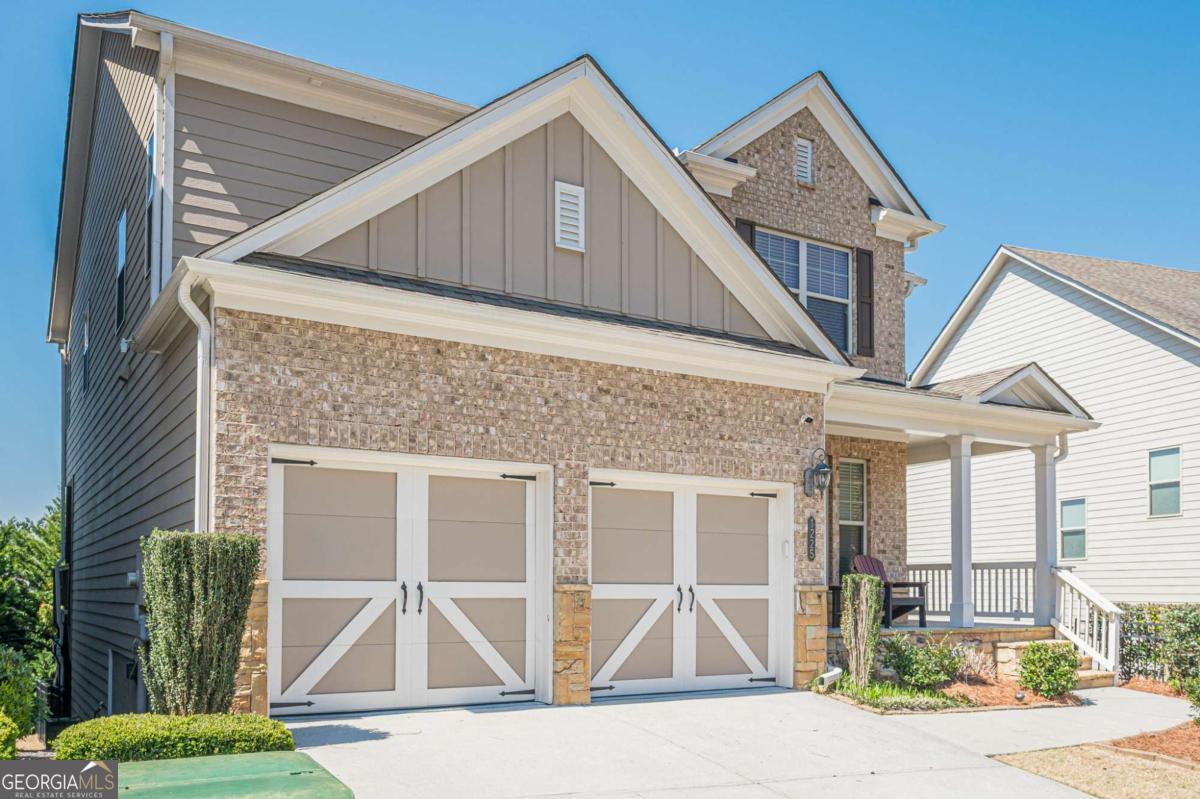 1225 Roswell Manor CIR