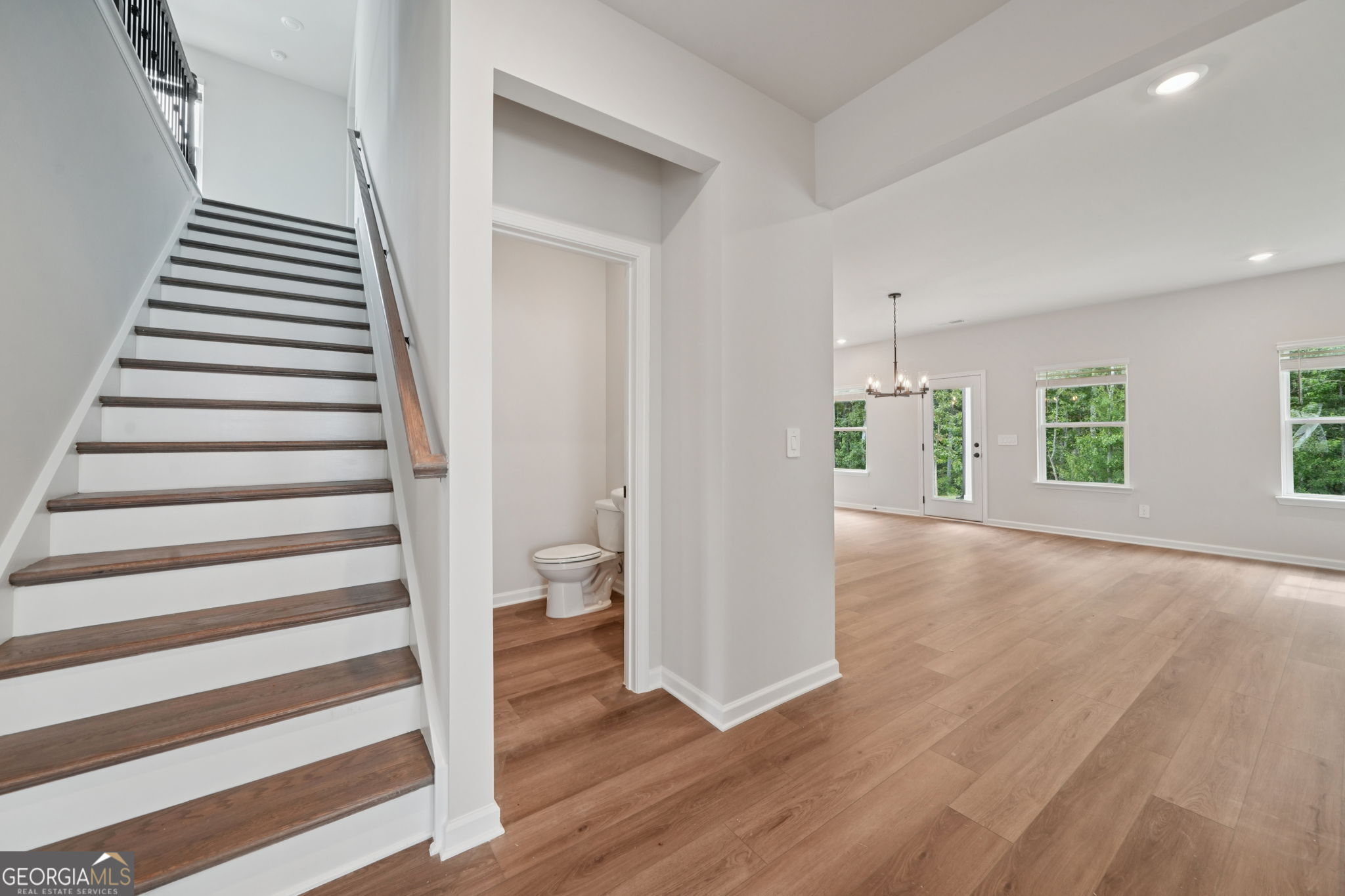2889 SWEET RED CIRCLE CIR
