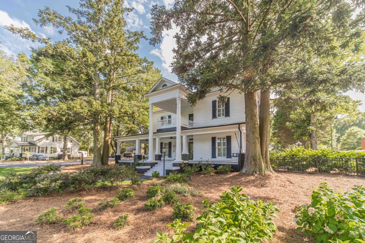 2037 Grayson Highway