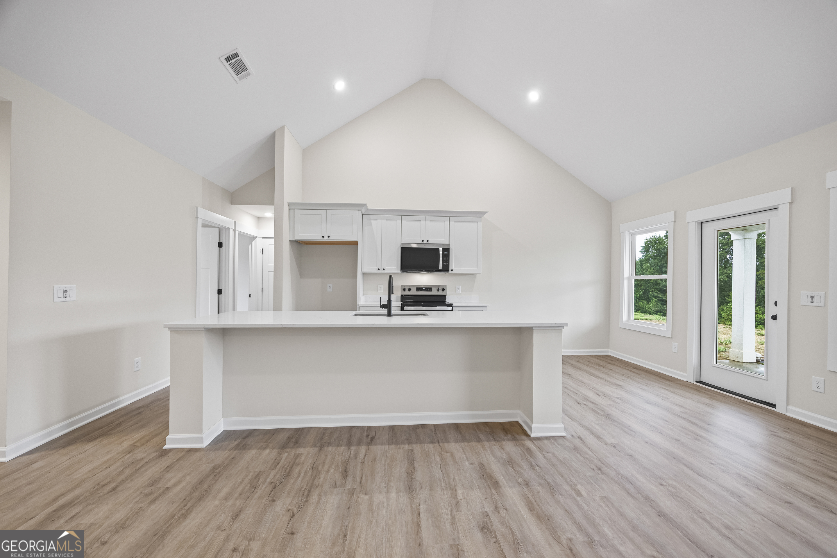 Toccoa, Georgia 30577, United States, 4 Bedrooms Bedrooms, ,2 BathroomsBathrooms,Residential,Active,16479