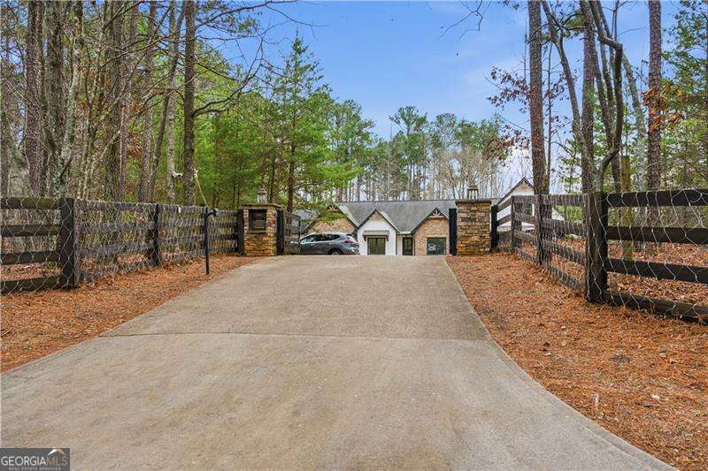 635 Colbert RD