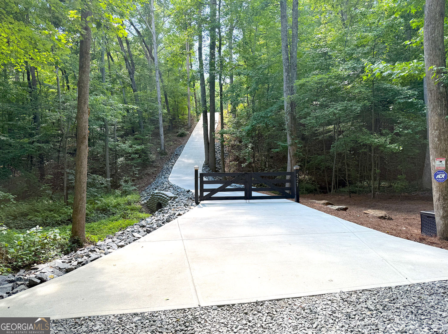 Talking Rock, Georgia 30175, United States, 4 Bedrooms Bedrooms, ,5 BathroomsBathrooms,Residential,Active,160434