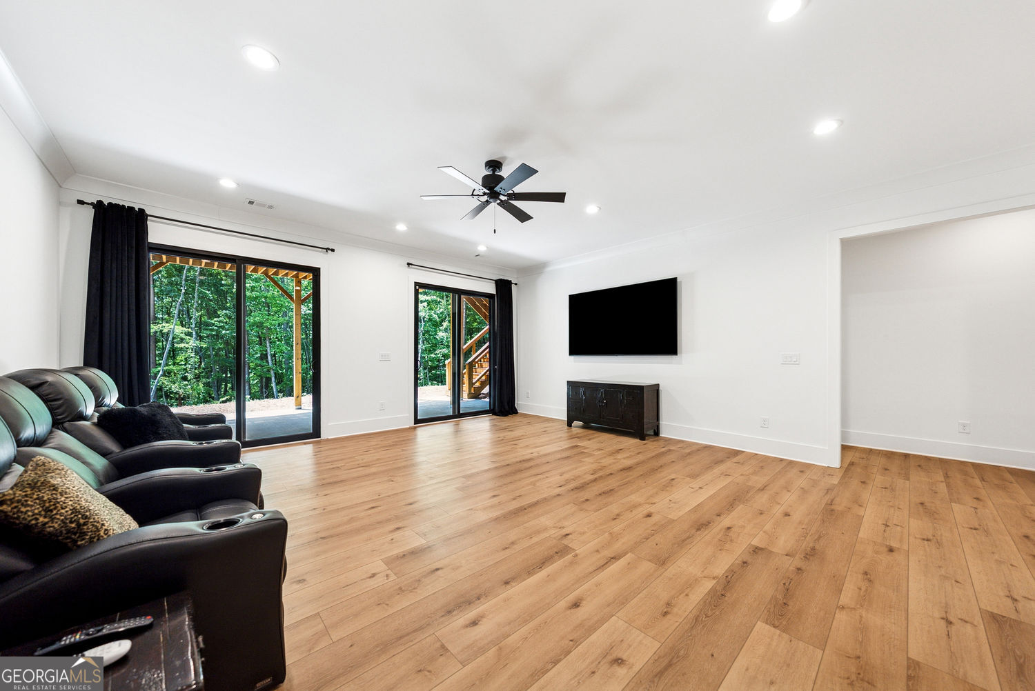 Talking Rock, Georgia 30175, United States, 4 Bedrooms Bedrooms, ,5 BathroomsBathrooms,Residential,Active,160434