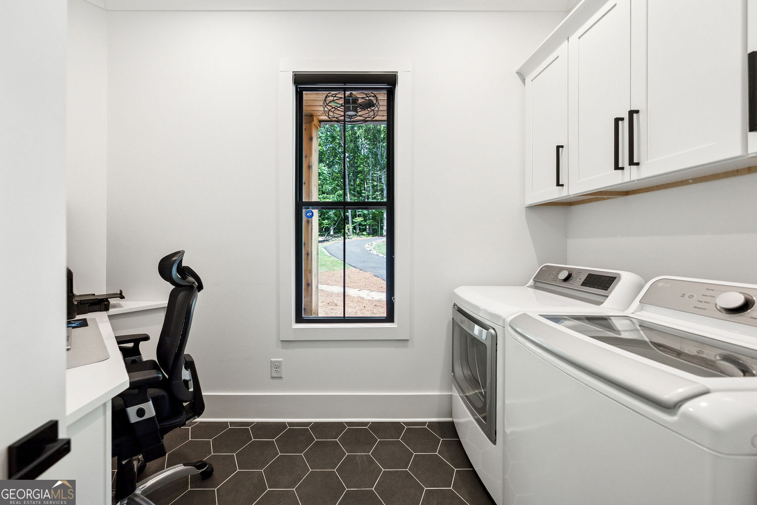 Talking Rock, Georgia 30175, United States, 4 Bedrooms Bedrooms, ,5 BathroomsBathrooms,Residential,Active,160434